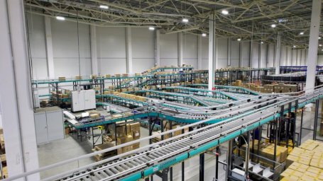 COMITAS завершил проект автоматизации склада для лидера российского fashion ритейла Глория Джинс