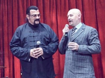 Руслан Брагин об искусстве создания бренда: от идеи до полки магазина с успехом