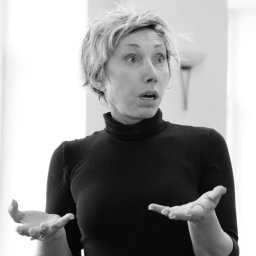 4 апреля 2026 Елена Воробей в спектакле Она разгадала убийство 4 апреля 2026 Елена Воробей в спектакле Она разгадала убийство